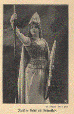 Josefin Reinl als Bruenhilde